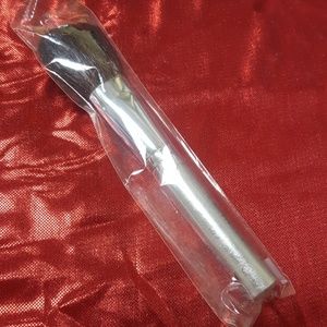 NWT bareMinerals Full Tapered Blush Brush